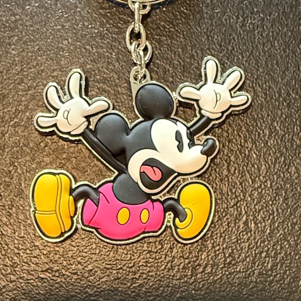 Disney Happy Mickey Mouse Keychain NWOT - Picture 3 of 8